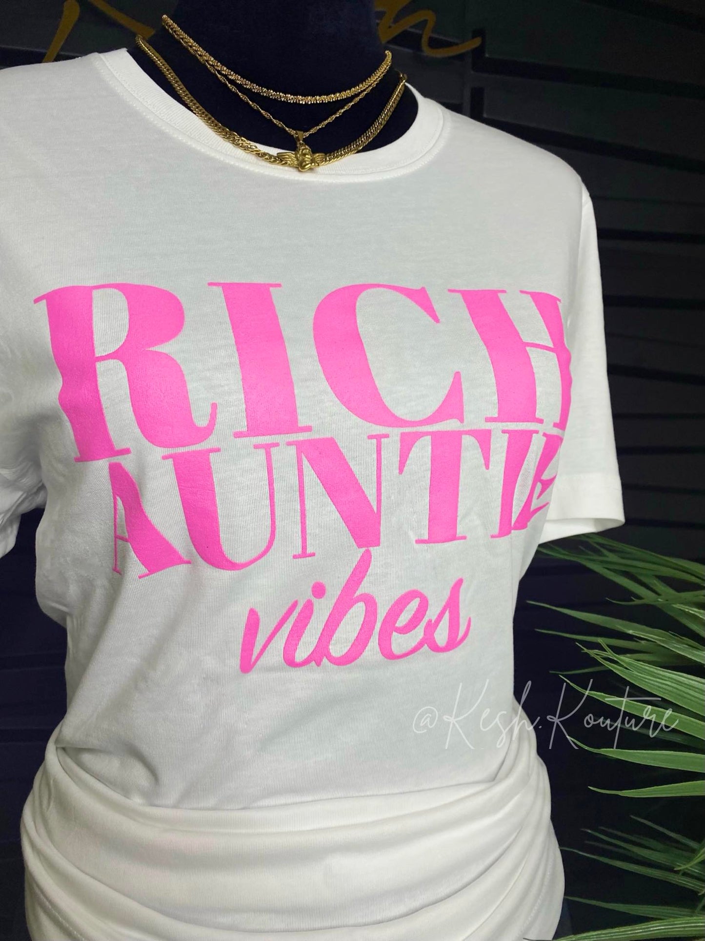 Rich Auntie Vibes Tee