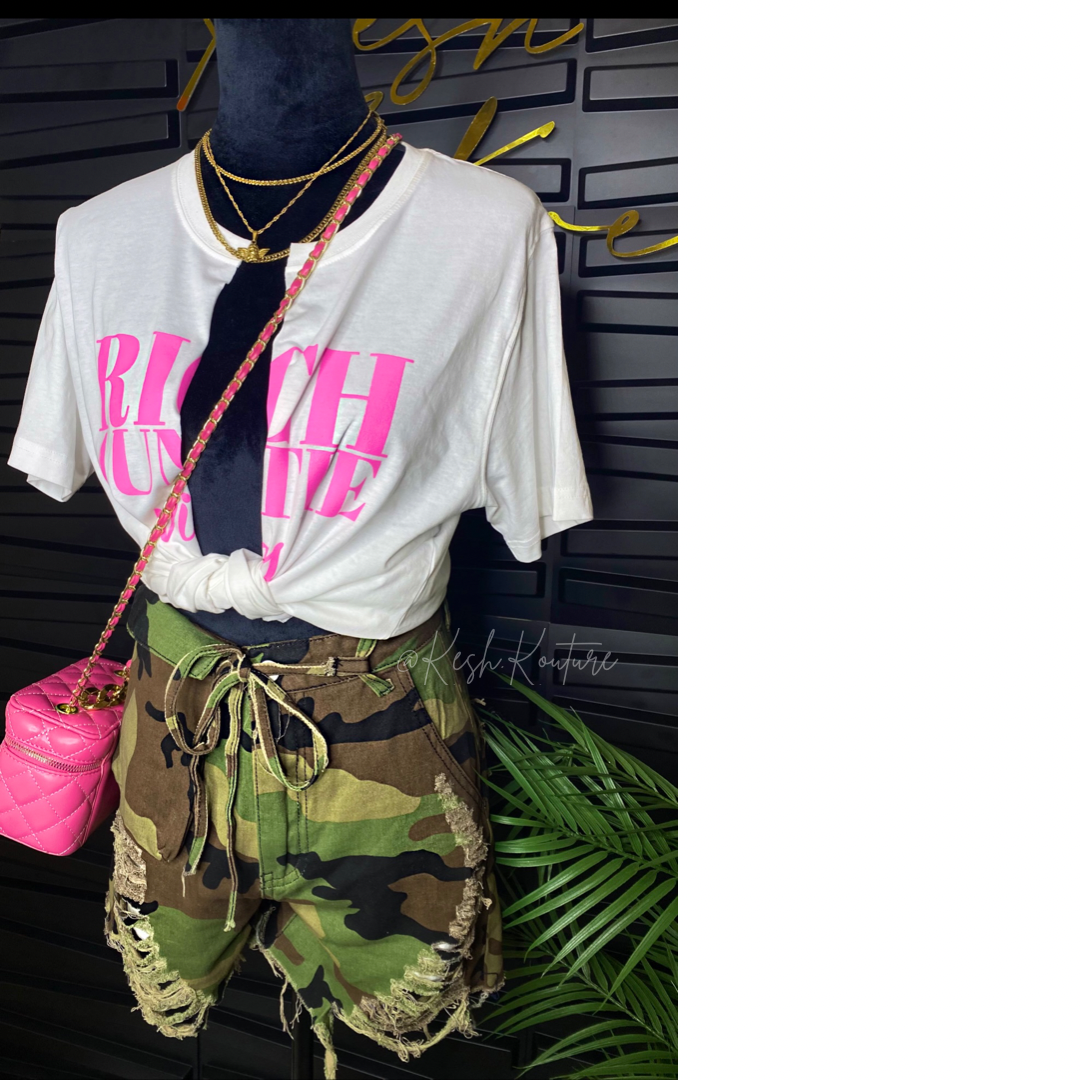 Rich Auntie Vibes Tee